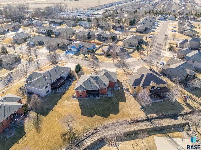 8216 S Seven Oaks Dr Drive, Sioux Falls, SD 57108