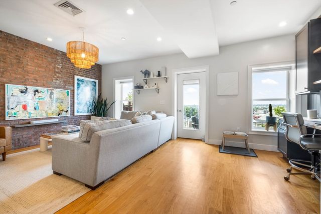 40 Thomas Park 2, Boston, MA 02127