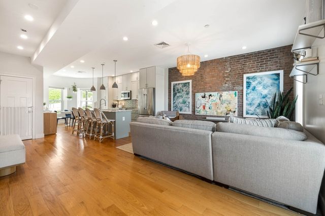 40 Thomas Park 2, Boston, MA 02127