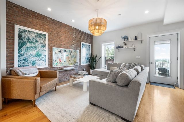 40 Thomas Park 2, Boston, MA 02127