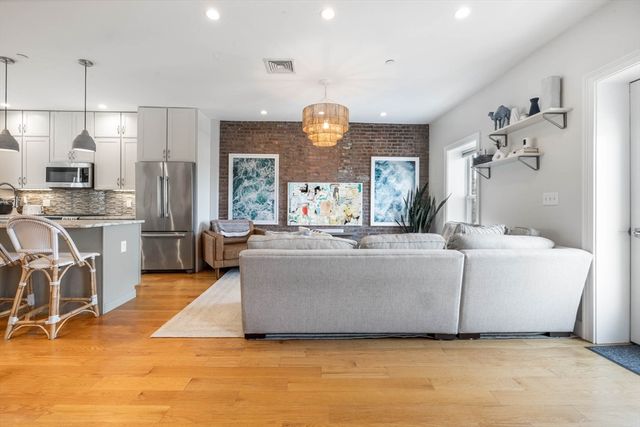 40 Thomas Park 2, Boston, MA 02127