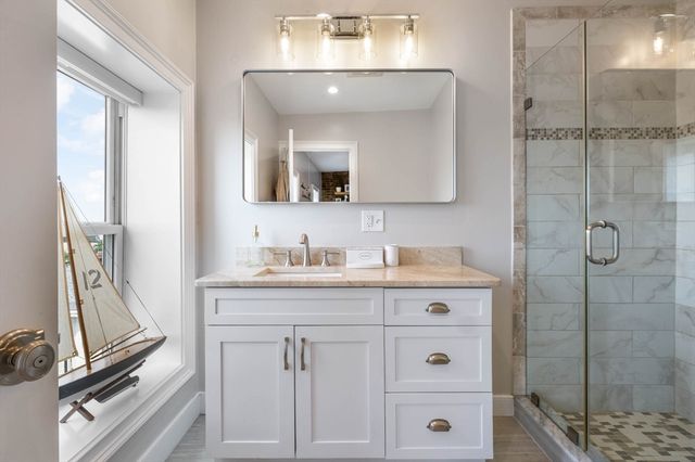 40 Thomas Park 2, Boston, MA 02127