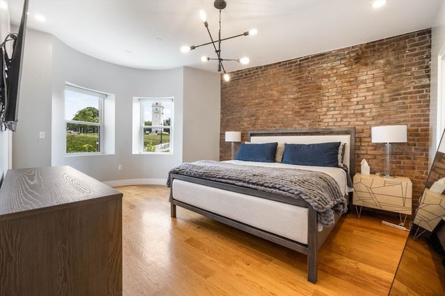 40 Thomas Park 2, Boston, MA 02127