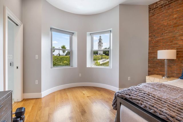 40 Thomas Park 2, Boston, MA 02127