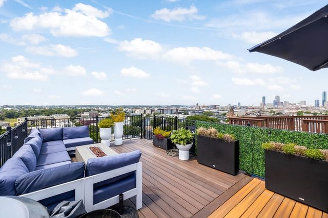 40 Thomas Park 2, Boston, MA 02127