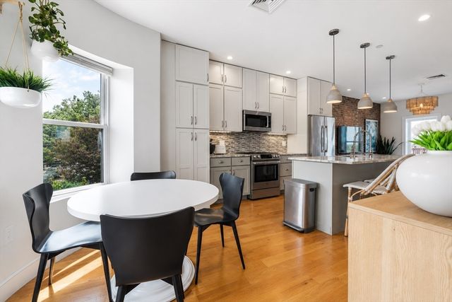 40 Thomas Park 2, Boston, MA 02127