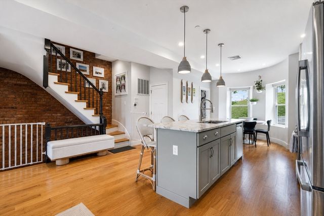 40 Thomas Park 2, Boston, MA 02127