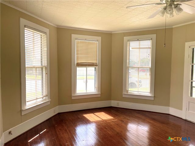 114 N Market Street, Goliad, TX 77963