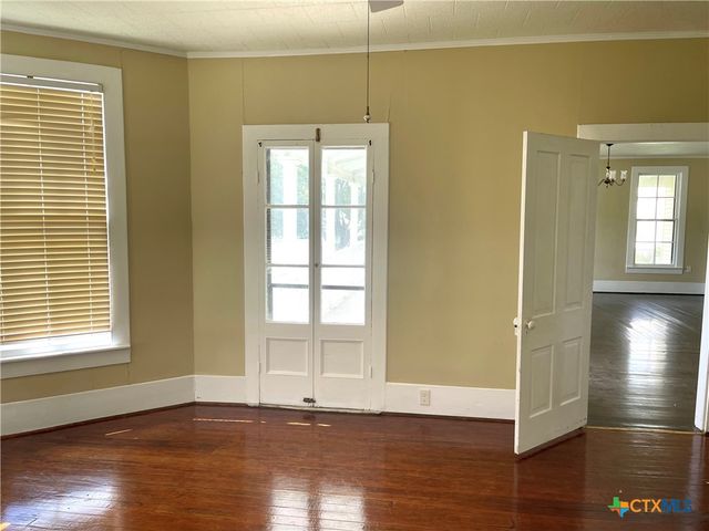 114 N Market Street, Goliad, TX 77963