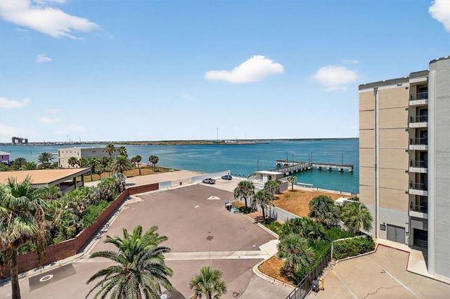 1000 N Station 411, Port Aransas, TX 78373