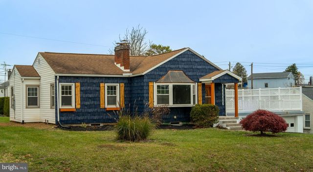 82 S HOUCKS RD, Harrisburg, PA 17109