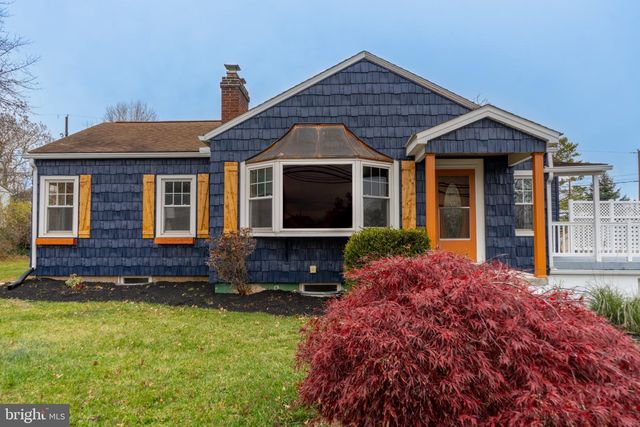 82 S HOUCKS RD, Harrisburg, PA 17109