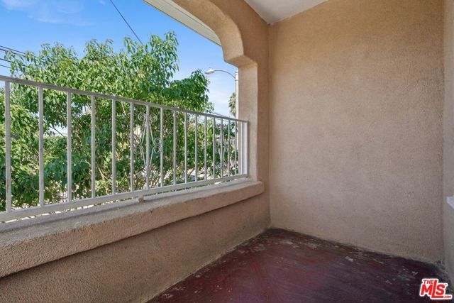1464 W 35th Place, Los Angeles, CA 90018