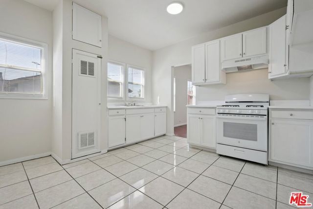 1464 W 35th Place, Los Angeles, CA 90018