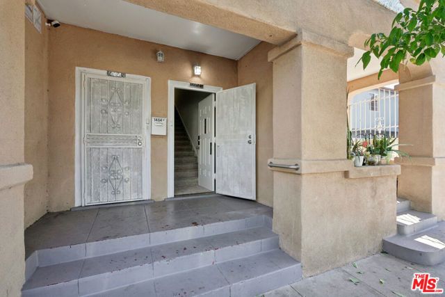 1464 W 35th Place, Los Angeles, CA 90018