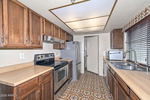 7210 W WINDSOR Boulevard, Glendale, AZ 85303