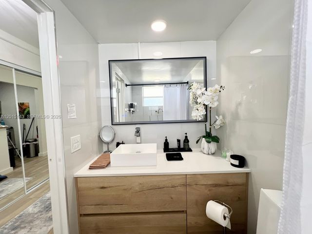 7904 West Dr 705, North Bay Village, FL 33141