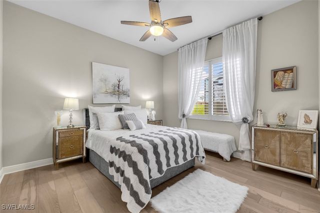 2721 Olde Cypress DR, Naples, FL 34119