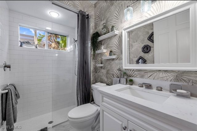 2721 Olde Cypress DR, Naples, FL 34119