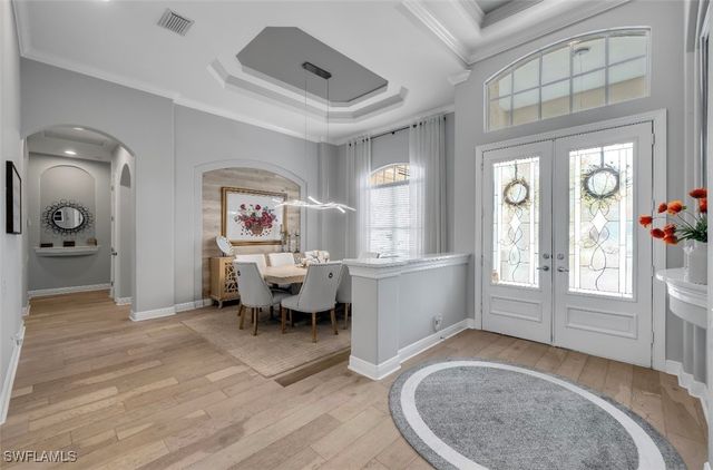 2721 Olde Cypress DR, Naples, FL 34119