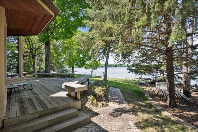 28235 Boulder Cir, Shorewood, MN 55331