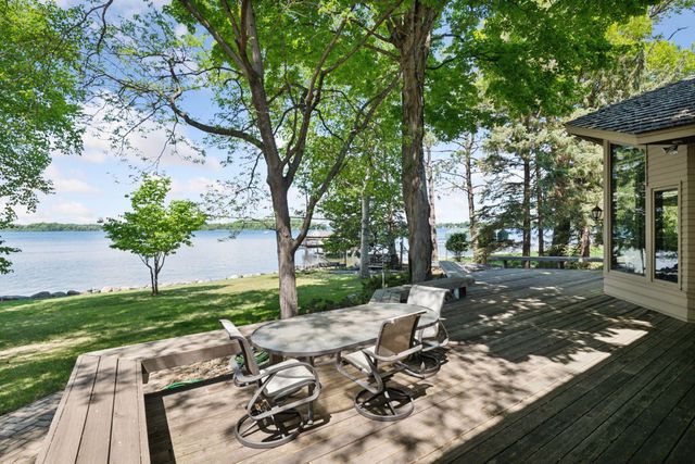 28235 Boulder Cir, Shorewood, MN 55331