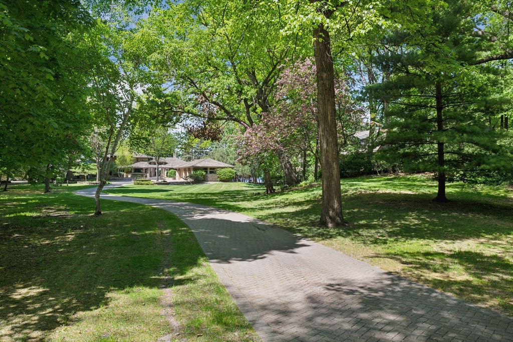 28235 Boulder Cir, Shorewood, MN 55331 — photo 5