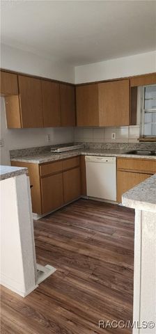 638 NE 1st Street, Crystal River, FL 34429