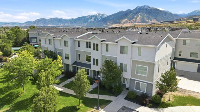 662 W KOINS WAY, Bluffdale, UT 84065