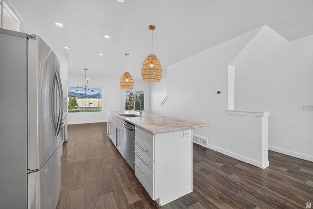 662 W KOINS WAY, Bluffdale, UT 84065