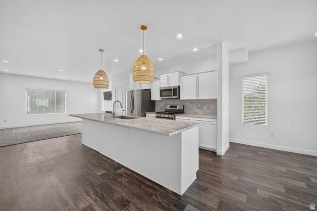 662 W KOINS WAY, Bluffdale, UT 84065