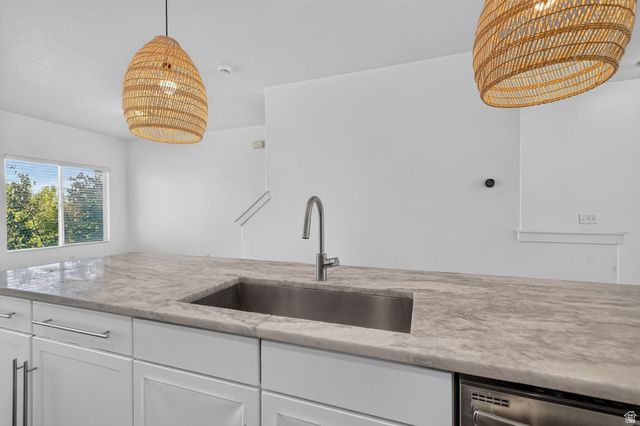 662 W KOINS WAY, Bluffdale, UT 84065
