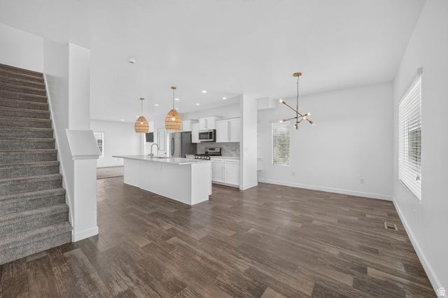 662 W KOINS WAY, Bluffdale, UT 84065