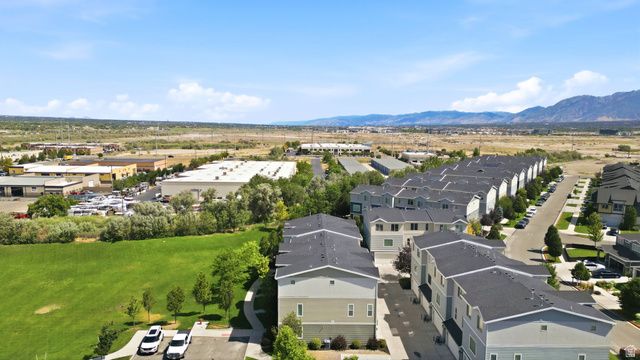 662 W KOINS WAY, Bluffdale, UT 84065
