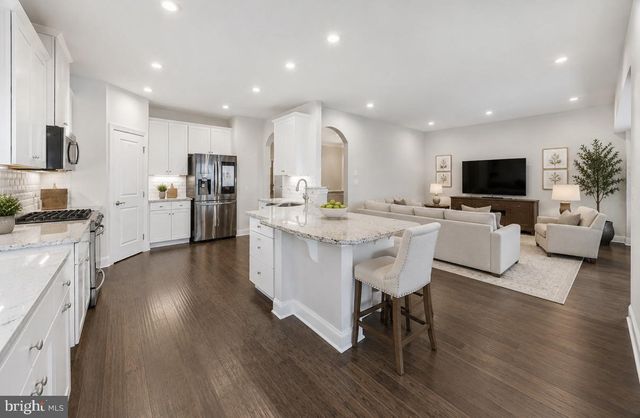 636 QUARRY POINT RD, Malvern, PA 19355