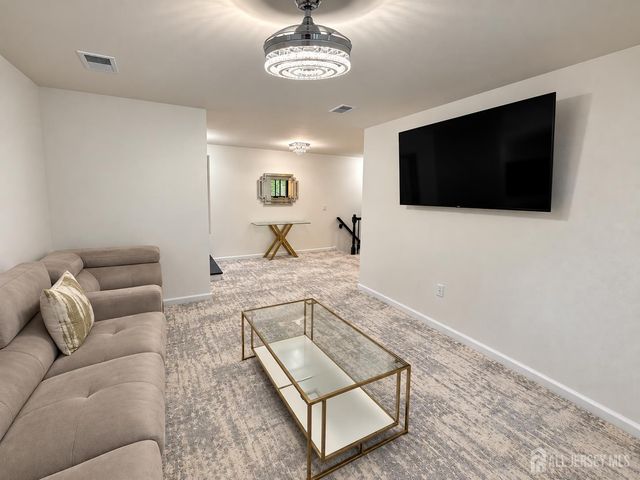 324 Gill Lane 1J, Iselin, NJ 08830