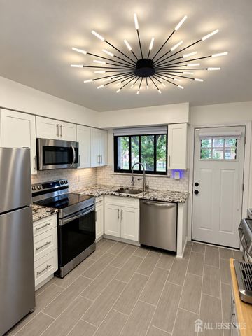 324 Gill Lane 1J, Iselin, NJ 08830