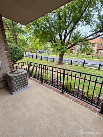 324 Gill Lane 1J, Iselin, NJ 08830