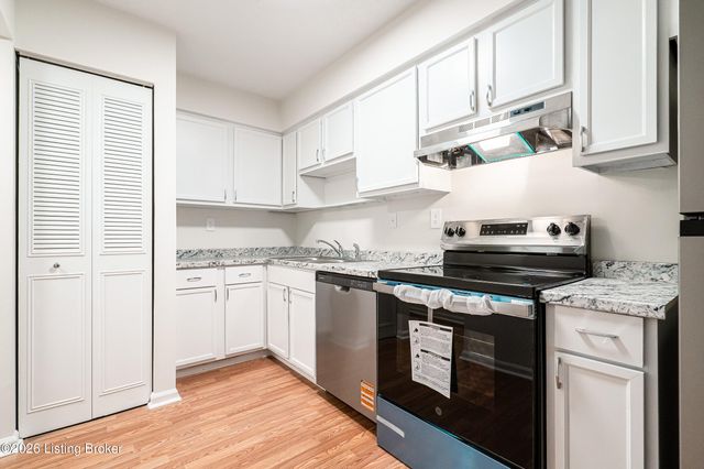 7010 Wildwood Cir APT 65, Louisville, KY 40291