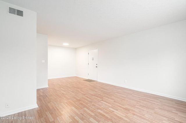 7010 Wildwood Cir APT 65, Louisville, KY 40291