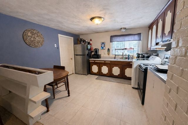 133 Ardsley Circle, Brockton, MA 02302