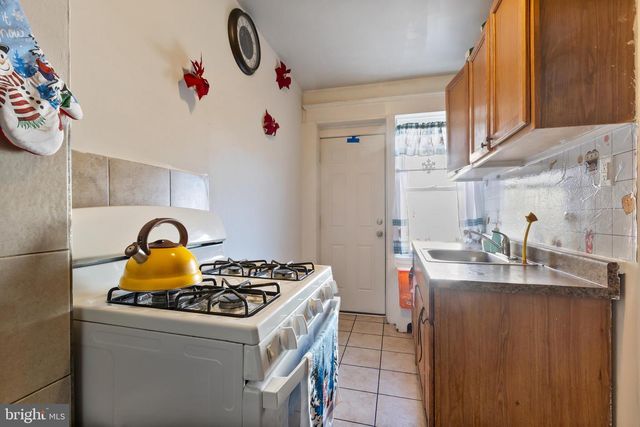 2937 CARMAN ST, Camden, NJ 08105