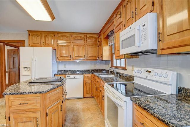 1924 Grayfalcon DR, Norfolk, VA 23518