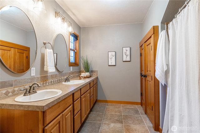 5981 SE Arcadia Road, Shelton, WA 98584