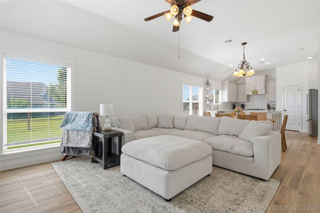 5963 E 137th Street North, Collinsville, OK 74021