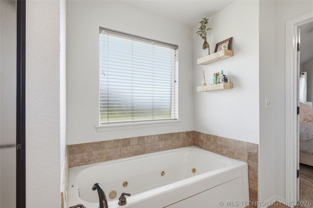 5963 E 137th Street North, Collinsville, OK 74021