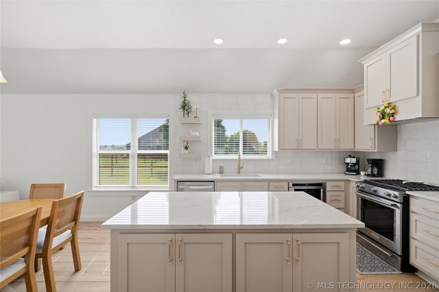 5963 E 137th Street North, Collinsville, OK 74021