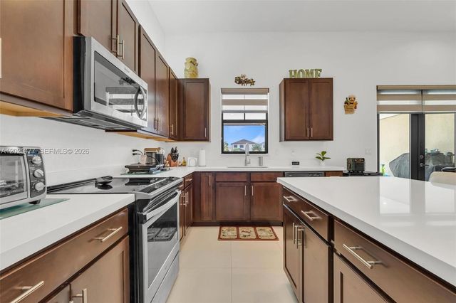 2921 SW 152nd Ave, Miami, FL 33185