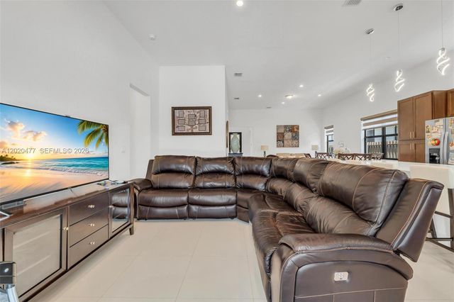 2921 SW 152nd Ave, Miami, FL 33185