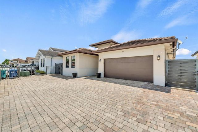 2921 SW 152nd Ave, Miami, FL 33185